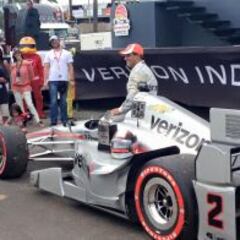 Montoya vence en el inicio de la IndyCar y arremete contra la F-1