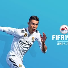 Cristiano posa con la nueva camiseta del Madrid en el FIFA 19