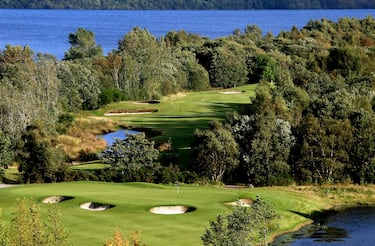Este impresionante campo de golf está situado al lado del Lago Lomond al oeste de Escocia y al sur de las Tierras Altas. Es uno de los campos más conocidos y valorados donde se disputan grandes competiciones nacionales e internacionales. 