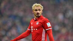 Hummels dyes hair blonde after losing Oktoberfest bet