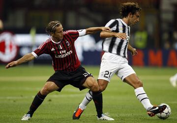 En verano de 2011 no recibe una propuesta seria de renovación del Milan y se marcha libre a la Juventus. EN Turín su leyenda siguió creciendo.