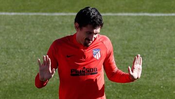 Savic, durante un entrenamiento con el Atl&eacute;tico.