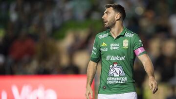 El delantero argentino no llegó a un acuerdo con la directiva del club mexicano por lo que su salida es inminente.