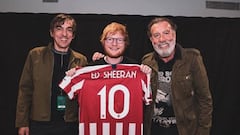 Ed Sheeran ficha por el Atl&eacute;tico de Madrid y la afici&oacute;n pregunta por Joao F&eacute;lix.