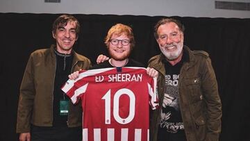 Ed Sheeran ficha por el Atl&eacute;tico de Madrid y la afici&oacute;n pregunta por Joao F&eacute;lix.