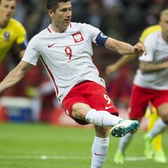 Lewandowski, Mané y Hasebe, cracks del grupo de Colombia