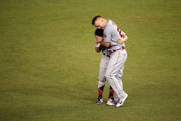 Dodgers mueven a Machado a tercera base por necesidad