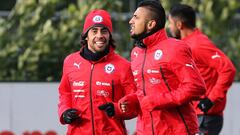 Valdivia elige a los dos mejores jugadores chilenos de la historia