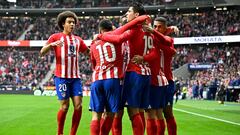 Morata celebra con sus compañeros el segundo gol del Atlético ante el Almería en el último partido de los rojiblancos en el Metropolitano.