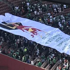 Fanáticos piden a Chicharito que juegue en Los Angeles FC