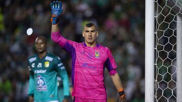 Nahuel Guzmán: "Ojalá a mí me tiraran peluches"
.