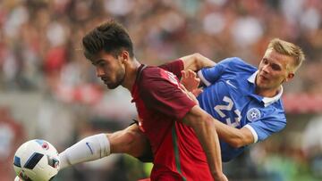 André Gomes, en el partido contra Estonia que presenciaron García Pitarch y Jorge Mendes.
