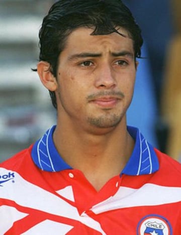17. Claudio Núñez estuvo en la Copa América. Después de su retiro se radicó en México.