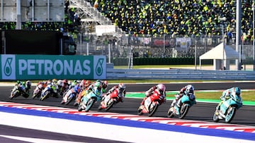 Moto3 en acci&oacute;n.