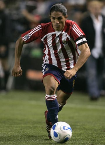 Juan Francisco Palencia - Sus ocho goles con el Chivas USA (2005-2006) lo hacen aparecer en la posición número 11 de los mexicanos con más goles en la historia de la MLS.