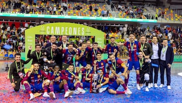 El Barça celebra su título de Copa de España en Cartagena.