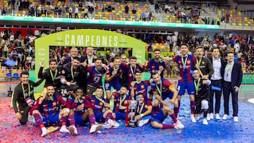 El Barça celebra su título de Copa de España en Cartagena.