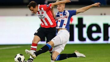 Andrés Guardado sale lesionado en empate del PSV