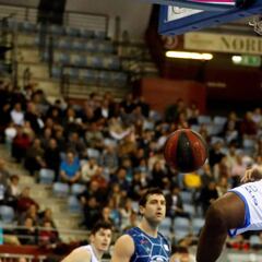 Corbacho se vistió de Curry: ocho triples y el GBC resucita