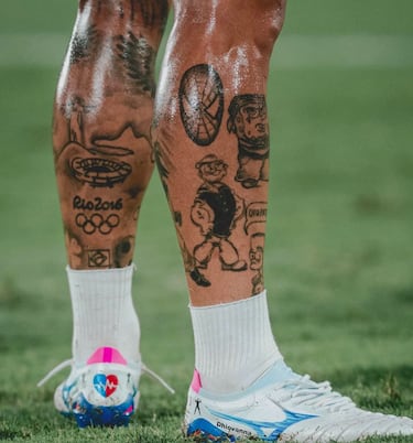 Gabigol logra una puja récord por sus botas