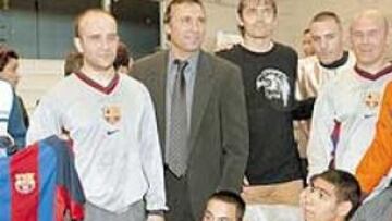 <b>PEÑA EN LA CÁRCEL</B>. Joan Laporta, Hristo Stoitchkov, Andrés Iniesta y Phillip Cocu acudieron a la prisión de Brians.