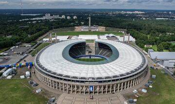 Berlin (Germany), 30/05/2024.- A picture taken with a drone of the Olympiastadion, home ground of Hertha BSC and a venue for the upcoming European Football Championship, UEFA EURO 2024, in Berlin, Germany, 30 May 2024. The stadium will host six games, three in the group stage, one round of 16, one quarter final and the final match. It will have a capacity of 71 thousand persons for the tournament. (Alemania) EFE/EPA/HANNIBAL HANSCHKE
