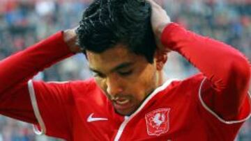 Jesús Corona no pudo ayudar a su equipo a evitar su segunda derrota de la campaña en Holanda.
