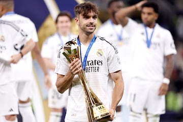 Asencio, con la Copa Intercontinental.