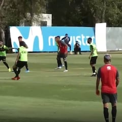 Las dos jugadas de lujo de Paredes en el amistoso albo