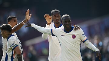 Nicolás Jackson scored two first-half goals as Chelsea earned a big win over West Ham in the Premier League on Saturday.