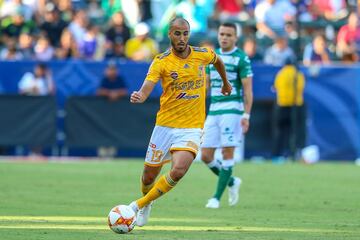 Dejó al Sevilla para ir a los Tigres de México.