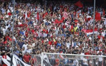 Grada de aficionados del Sevilla.