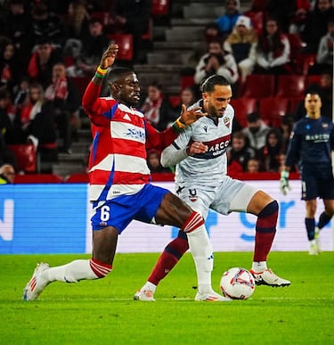 Aprobados y suspensos del Granada: Calero gana la partida de ajedrez a Escribá