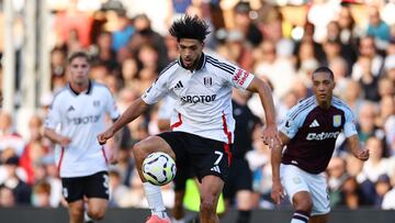 Soccer Football - Premier League - Fulham v Aston Villa - Craven Cottage, London, Britain - October 19, 2024 Fulham's Raul Jimenez in action Action Images via Reuters/Andrew Boyers EDITORIAL USE ONLY. NO USE WITH UNAUTHORIZED AUDIO, VIDEO, DATA, FIXTURE LISTS, CLUB/LEAGUE LOGOS OR 'LIVE' SERVICES. ONLINE IN-MATCH USE LIMITED TO 120 IMAGES, NO VIDEO EMULATION. NO USE IN BETTING, GAMES OR SINGLE CLUB/LEAGUE/PLAYER PUBLICATIONS. PLEASE CONTACT YOUR ACCOUNT REPRESENTATIVE FOR FURTHER DETAILS..