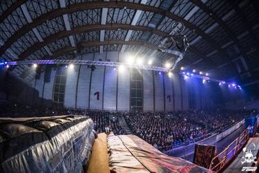 Kai Hasse plancha dos nuevas maniobras nunca antes vistas en FMX