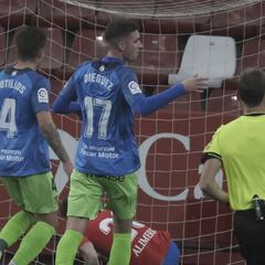 El Fuenlabrada-Levante se muda por la nieve y el hielo