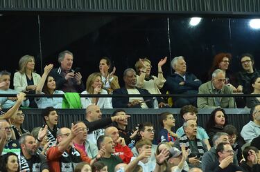 El Barça acaba tercero y apunta a una semifinal ante el Madrid