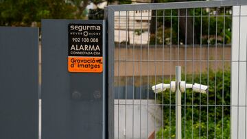 GRAFCAT658. CASTELLDEFELS (BARCELONA) (ESPAÑA), 29/08/2022.- Varios ladrones encapuchados y armados han asaltado esta pasada madrugada de forma violenta el domicilio (en la imagen) del delantero gabonés del FC Barcelona Pierre-Emerick Aubameyang en Castelldefels (Barcelona), que se encuentra bien pese a que ha recibido algún golpe.EFE/Alejandro García
