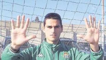 <b>LÍDER EN LA ZAGA. </b>Juanito transmite seguridad a sus compañeros.