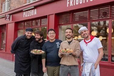 Así es el ‘Finalmente Insieme’, el plato mezcla entre la mejor pizza de Madrid y los noddles más famosos de la capital