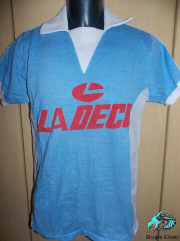 Mítica camiseta de Antofagasta utilizada entre las temporadas 1981 y 1983.