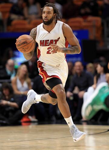 Una decepci¨®n. Lo m¨¢s cerca que ha estado de triunfar en la NBA es haberse podido proclamar campe¨®n con Cleveland este a?o al haber llegado hasta la final. Minnesota hace buenas elecciones en el Draft, pero esta vez el tiro le sali¨® rana. Kemba Walker, Kawhi Leonard y Klay Thompson, jugadores contrastados en la liga, estuvieron por detr¨¢s de ¨¦l.