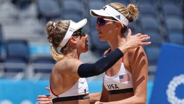 La dupla de Estados Unidos, Alexandra Klineman y April Ross, conquist&oacute; la medalla de oro en Tokio 2020 a la dupla de Australia en dos sets.