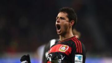 Javier Hernández festeja una anotación con el Leverkusen