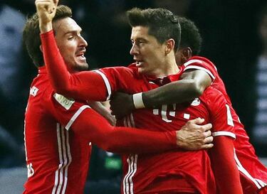 Ancelotti: Bayern boss asked to explain middle-finger gesture