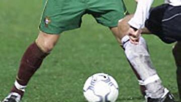 <b>CAMINO DE VIGO</b>. Hugo Viana, jugador de 19 años, está a punto de cerrar su traspaso con el Celta. El club vigués comienza una nueva etapa y busca sustitutos jóvenes para Karpin y los demás.