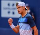 Rune espera en la final tras avasallar a Khachanov