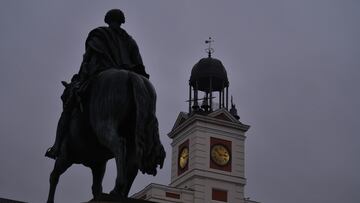 Campanadas en la Puerta del Sol: ¿cómo funcionan, cuánto duran y qué son los cuartos y el carillón?