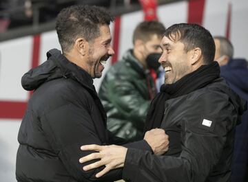 Saludo entre Simeone y Coudet.
 