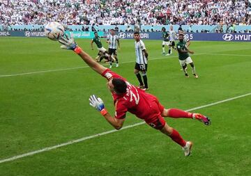 El gol de Al Dawsari desde la portería de Dibu Martínez